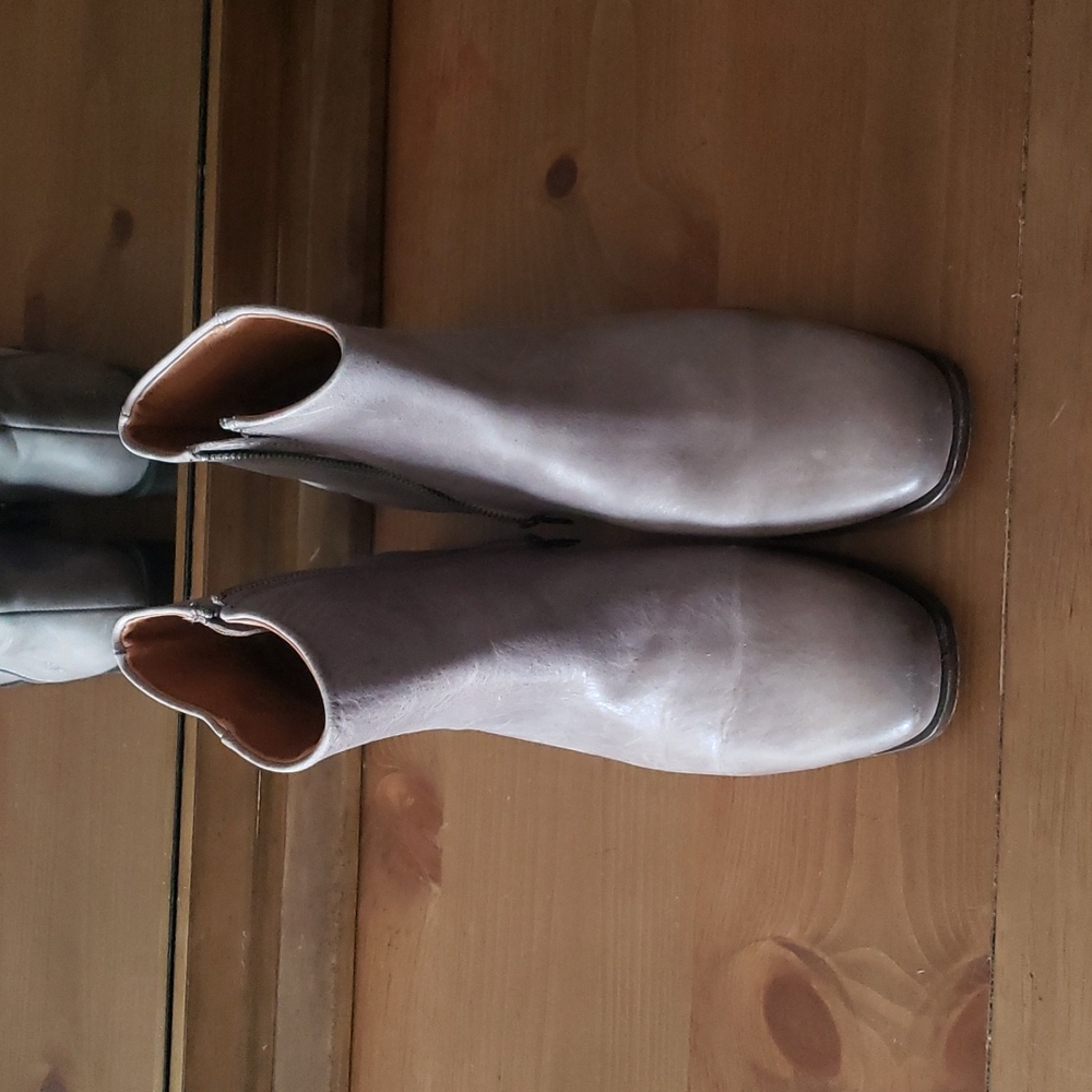 Frye River inside zip boots